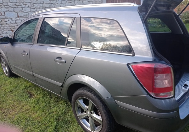 Opel Astra cena 9500 przebieg: 365448, rok produkcji 2007 z Puławy małe 191